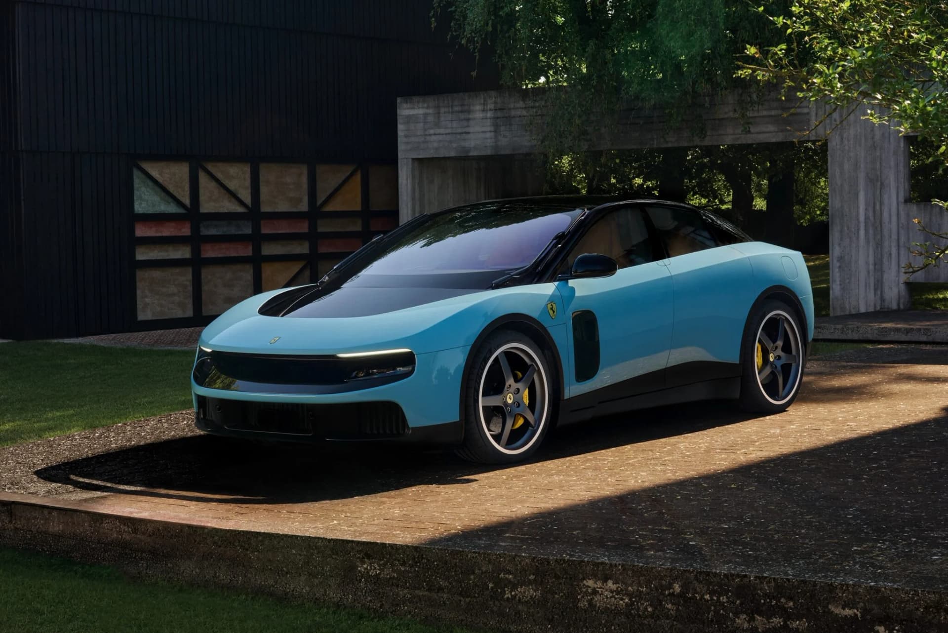Ferrari Luce agota sus primeras 88 unidades en China y desafía las críticas