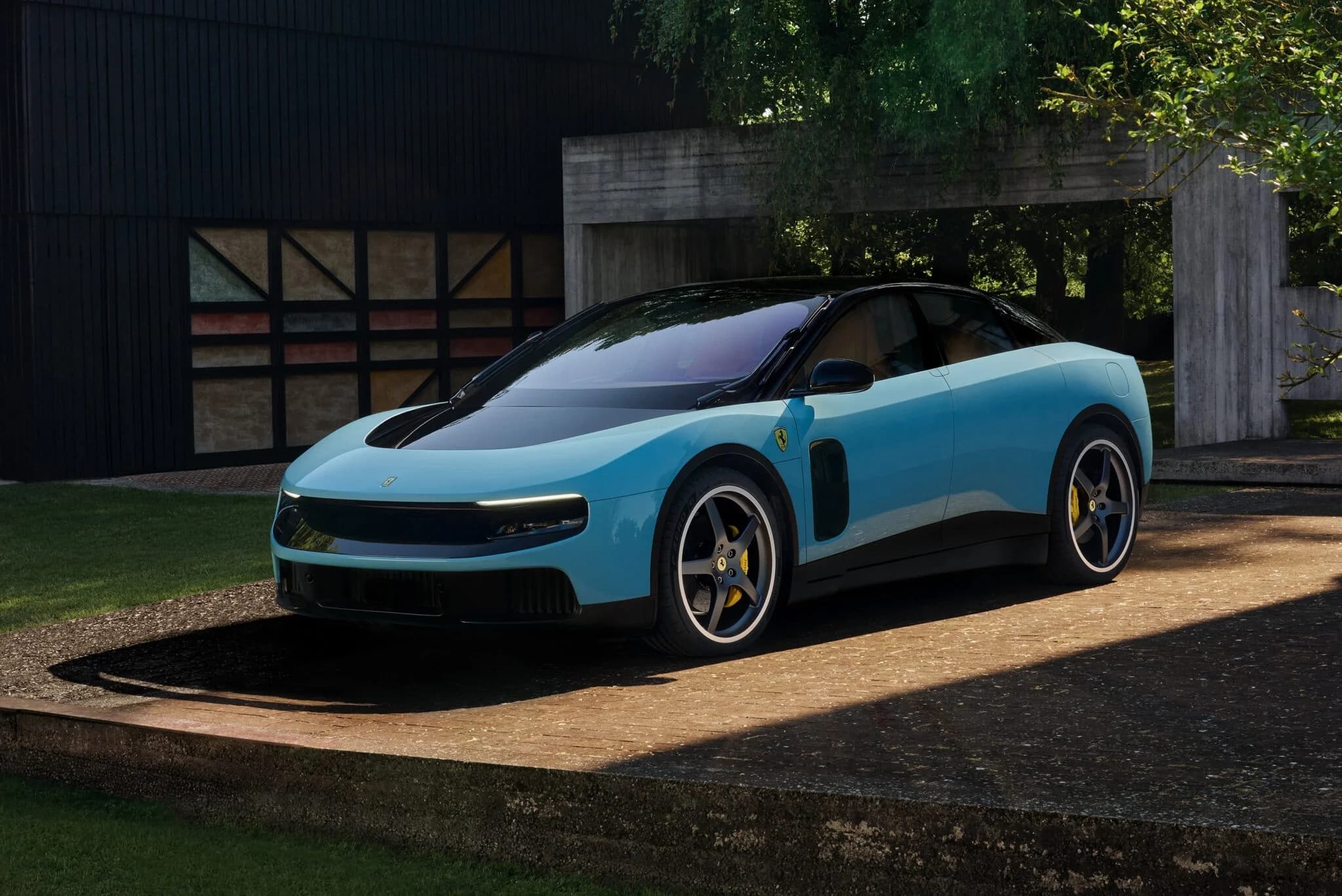 Ferrari Luce agota sus primeras 88 unidades en China y desafía las críticas